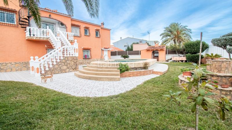 Foto e4d5f13e-8fc3-459c-8818-7d44e52fc75b. Xalet amb aparcament piscina a Oliva playa Oliva