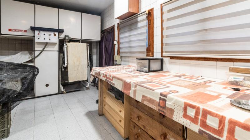 Foto 326aacad-1127-4dfb-aa06-bc852366dc29. Locale commerciale in Pego