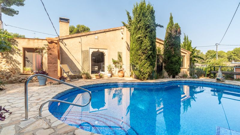 Foto 48242f88-d1db-4605-b903-f066759cfa9e. Xalet amb calefacció aparcament piscina a Puerto Xàbia