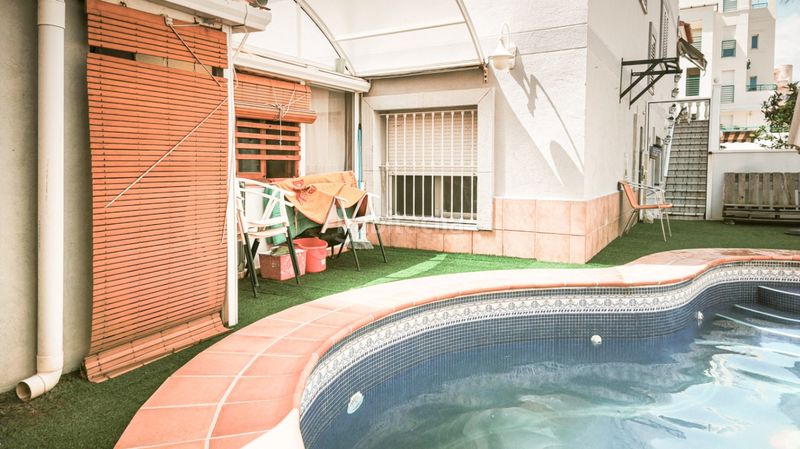 Foto f6cc5518-8281-481b-a574-bee720d70ba5. Casa amb calefacció piscina a Oliva playa Oliva