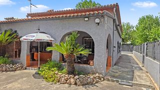 Chalet in Oliva Playa