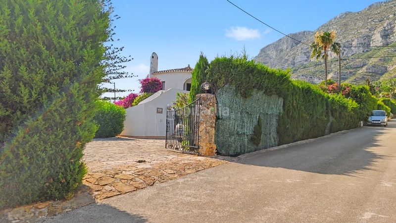 Foto 74bd0e86-d7de-4557-aaae-2409e2c11381. Chalet en El Montgó Dénia