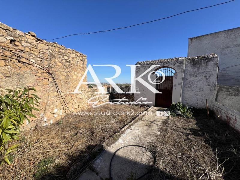 Foto 0b5052ba-942f-44e2-adc5-95f4e704358a. Maison dans Ador