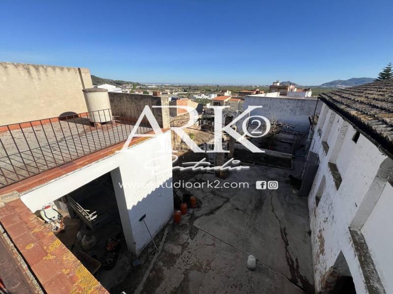 Foto 9979d0aa-a295-4ea8-b194-88efe79ae2d2. Maison dans Ador