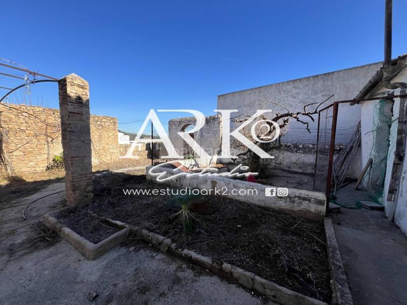 Foto b65ad98f-a049-41fb-9060-c21d6a6a4c7b. Maison dans Ador