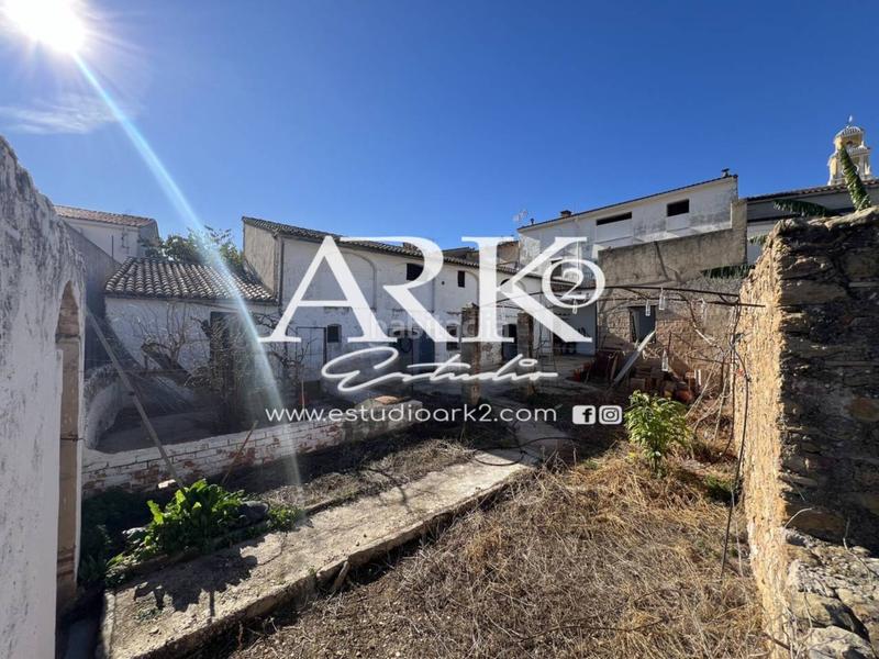 Foto f6806eef-abe1-4004-b6ef-ef3eb02bfefa. Maison dans Ador