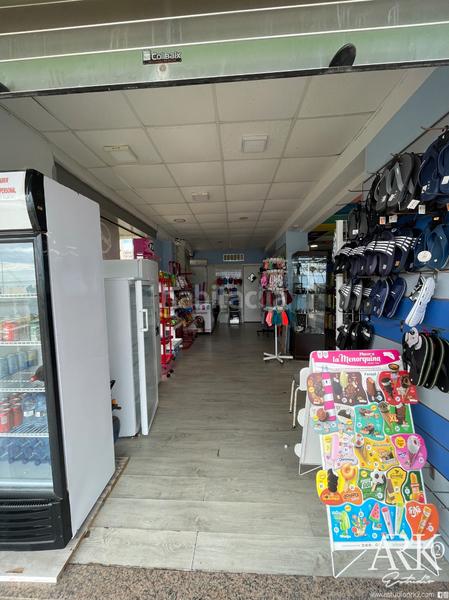 Foto 1d767131-eb2c-4a46-addd-64a1c2c4959f. Local comercial local en la playa en Playa de Gandía Gandia