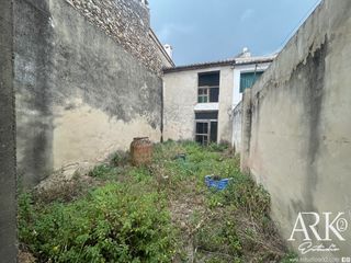 Casa adossada  Carrer alcodar. Casa a reformar en xeresa