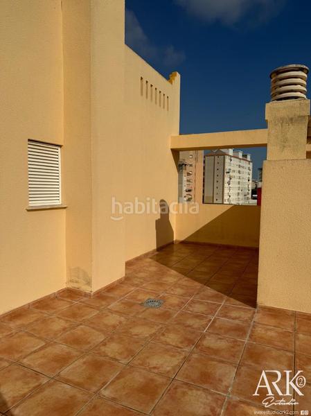 Foto 27ad42c3-d8b0-4736-8c78-08489d0551da. Attico con parcheggio piscina in Playa de Gandía Gandia