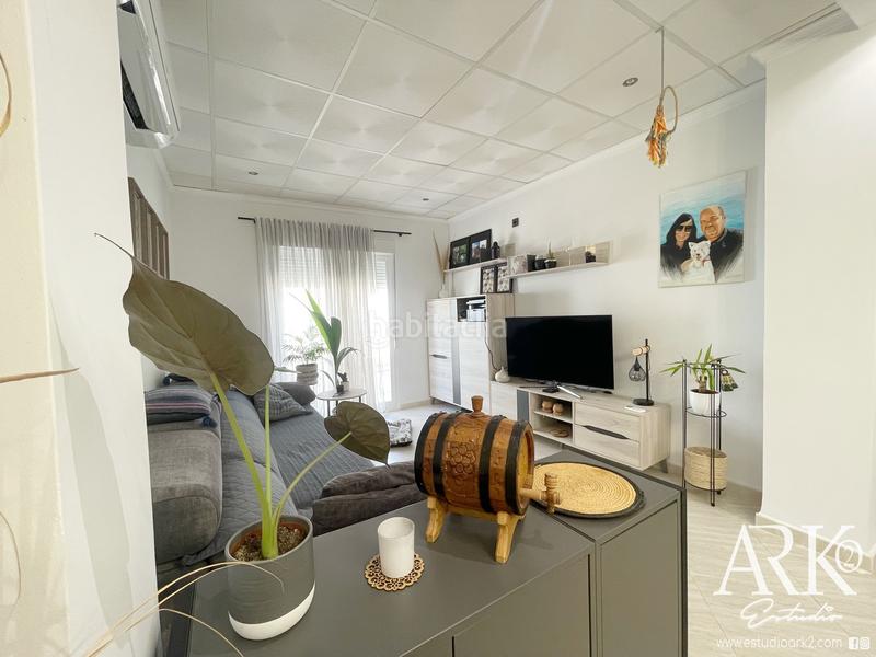 Foto 160517a6-8738-4467-a852-8d24d899eba1. Piso  con una gran terraza en Bellreguard