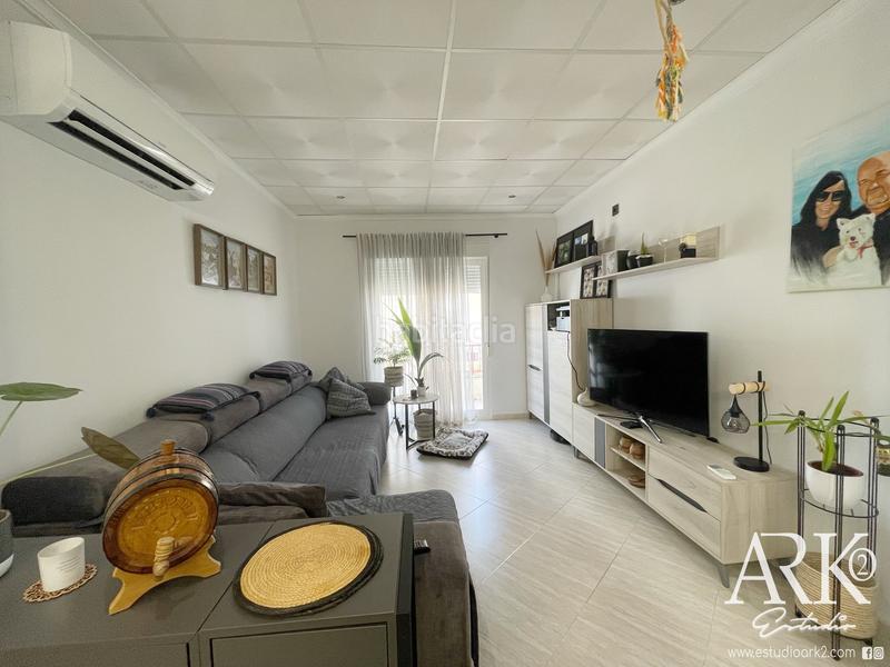 Foto 17f131a1-4677-4f61-bcb6-468158ba129e. Piso  con una gran terraza en Bellreguard