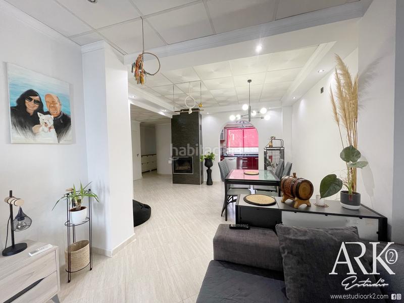 Foto 4a66f074-70fc-4d50-a0d9-c7f9efd35410. Piso  con una gran terraza en Bellreguard