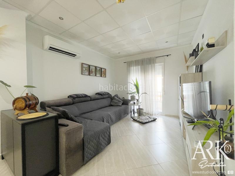 Foto 8d88d616-9cb9-4eff-9849-1677e411f9d8. Piso  con una gran terraza en Bellreguard