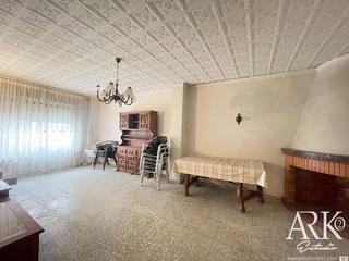 Maison  Carrer del canonge lorente. Casa en beniarjo