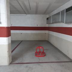 Rent Motorcycle parking in Avinguda francesc macià 265. Plaza de parking para moto