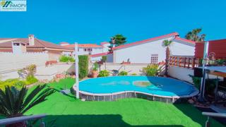 Casa a schiera in Boverals-Saldonar. Adosado en urbanizacion con garaje y piscina privada! muy lumino