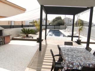 Lloguer Xalet a Casco Urbano. Moderna villa    solo disponible del 1 de octubre al 15 de junio