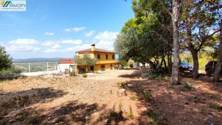 Chalet in Closa de Vinaròs - Ermita. Se vende chalet con 2200 m2 de parcela urbana en la ermita de vi
