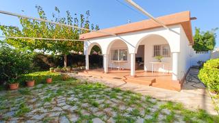 Xalet en Boverals-Saldonar. Chalet 2 habitaciones con parcela 300m en zona saldonar. complet