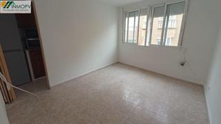Appartamento in Casco Urbano. En venta piso en la segunda planta. edificio con ascensor. calle