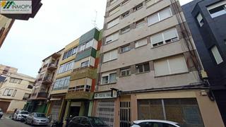 Flat en Casco Urbano. En venta piso en la segunda planta. edificio con ascensor. calle