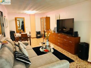 Appartement à Casco Urbano. Se vende piso de 4 dormitorios en la calle pilar! plaza de aparc