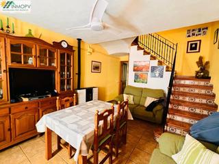 Casa a Cálig. Casa con jardin y piscina privada en calig!