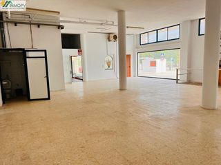 Geschäftsraum in Casco Urbano. En venta local comercial de 358 m2 zona rio cervol vinaròs!