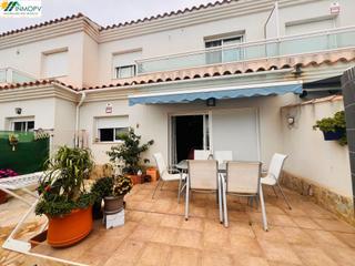 Semi detached house in Costa Norte. Casa adosada de 3 dormitorios en venta en zona barbiguera costa