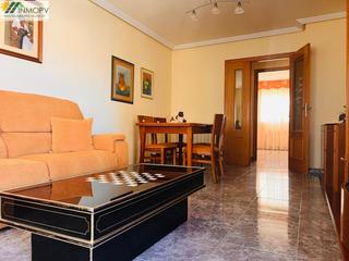 Appartement à Casco Urbano. Se vende piso centrico de 4 habitaciones, 2 baños, terraza, plaz