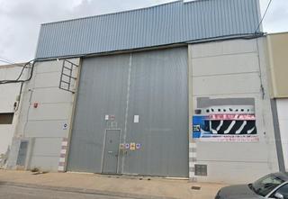 Nau industrial a Casco Urbano. En venta nave en zona capçades!