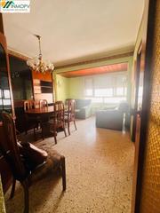 Appartement à Casco Urbano. Se vende piso de 4 dormitorios proximo a centro y playa. 2 plant