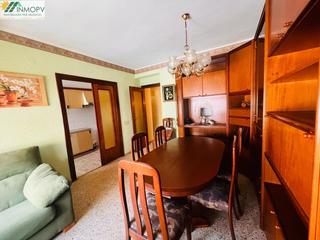 Piso en Casco Urbano. Se vende piso de 4 dormitorios proximo a centro y playa. 2 plant