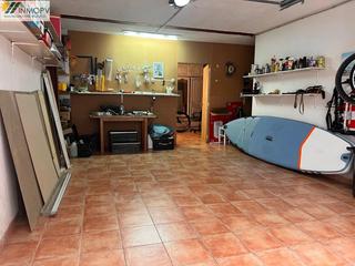 Aparcament cotxe a Casco Urbano. En venta garage cerrado  altillo independiente !