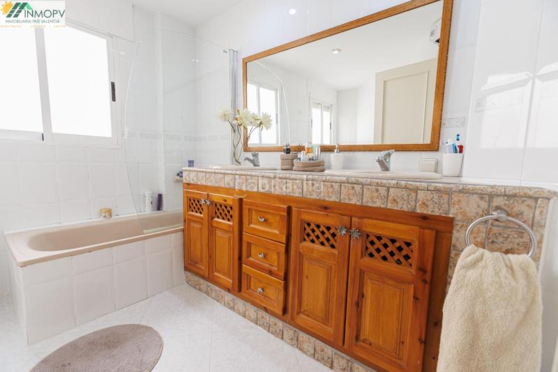 Foto 053582fc-ade0-434a-83db-12d4de78b843. Pis amb calefacció aparcament piscina a Casco Urbano Vinaròs