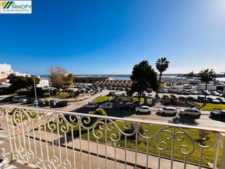 Appartement à Casco Urbano. Amplia y bonita vivienda de 4 dormitorios en frente del mar! 2ª