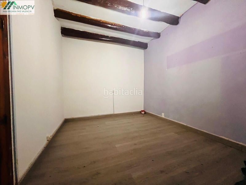 Foto 1fc7d63a-da27-4190-84aa-e2df24f33e5b. Casa edificio céntrico en venta con reforma parcial y local comercial en Vinaròs