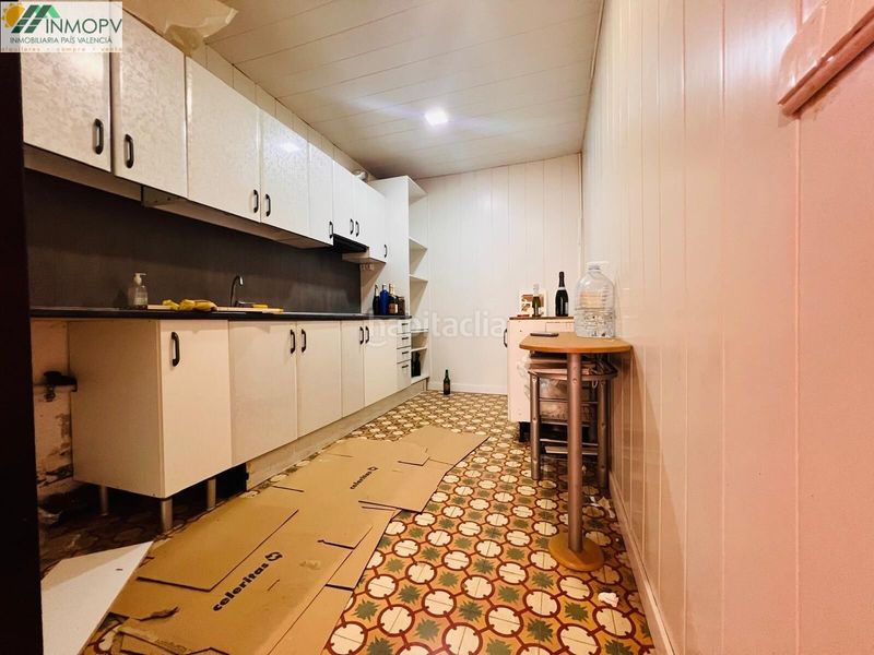 Foto d2a14d98-fe56-4681-8fd2-b35fd9715e2d. Casa edificio céntrico en venta con reforma parcial y local comercial en Vinaròs