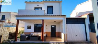Maison jumelée à Las Atalayas-Urmi-Cerro Mar. En venta casa adosada  en peñiscola! piscina, jardin, vistas al