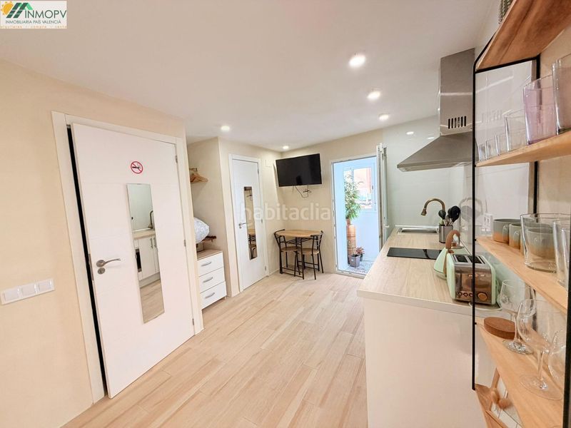 Foto b809f512-17a3-46c2-8d1f-580088c156ea. Edificio se vende casa entera con 3 viviendas independientes! ideal inversores! a pie del paseo maritimo! en Vinaròs