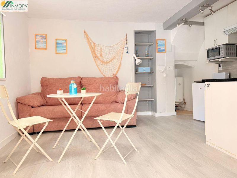 Foto e55bc521-7728-46e3-bf83-31081b2d3e5f. Edificio se vende casa entera con 3 viviendas independientes! ideal inversores! a pie del paseo maritimo! en Vinaròs