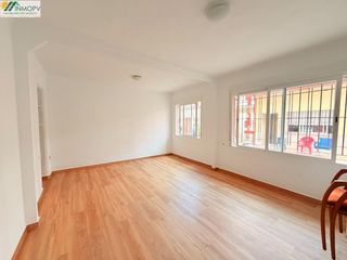 Ground floor in Casco Urbano. Planta baja reformada de 3 dormitorios a pocos minutos de la pla