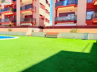 Apartment in Boverals-Saldonar. Apartamento de 2 dormitorios con piscina y parking cerca de la p