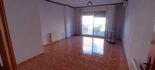 Affitto Appartamento in Casco Urbano. Piso centrico sin muebles con parking 3 habitaciones