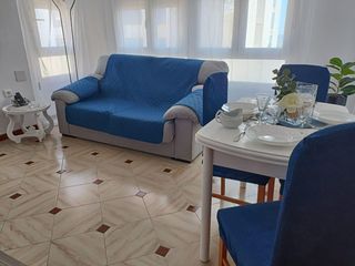 Rent Apartment in Casco Urbano. Piso alquiler septiembre a junio  piso de 3 habitaciones en el p