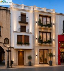 Edificio in Casco Urbano. Gran oportunidad de inversion! en venta conjunto de 3 edificios