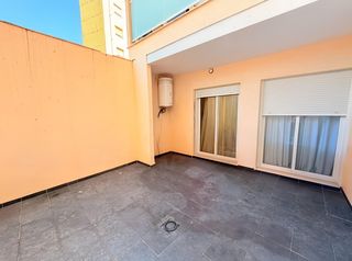 Erdgeschoss in Casco Urbano. Planta baja de 107 m2 útiles con 3 habitaciones, 2 baños, gran t