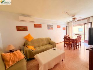Flat in Casco Urbano. Se vende piso de 3 dormitorios dobles, luminoso, terraza, zona p