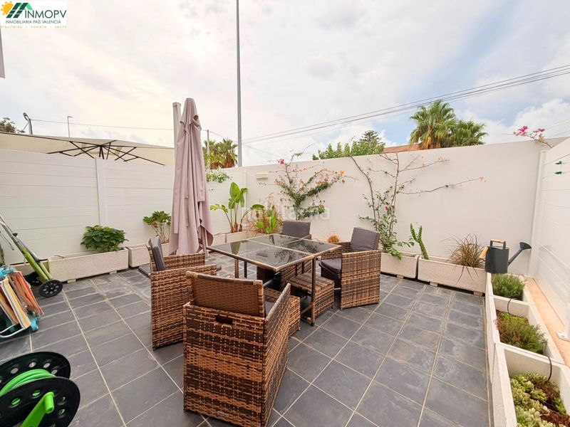 Foto 238e6f91-06cd-4825-b4af-32d7d285fb2b. Casa adosada vivienda adosada en urbanizacion privada Costa Norte zona barbiguera! primera linea del mar! en Vinaròs