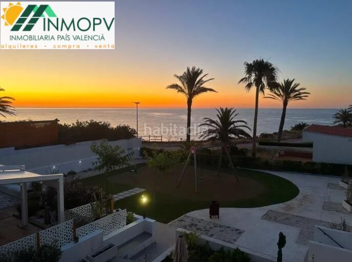 Foto 24ac9e7a-1744-45f5-92af-a1f4f8288f0e. Casa adosada vivienda adosada en urbanizacion privada Costa Norte zona barbiguera! primera linea del mar! en Vinaròs